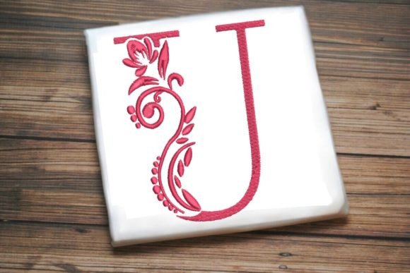 Elegant 'U' Alphabet Design for Seasonal Embroidery